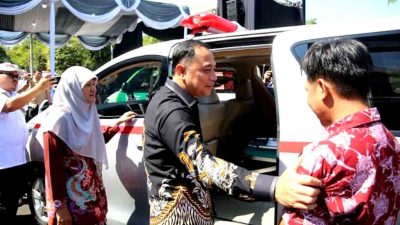 Resmikan “1 Kelurahan 1 Ambulans