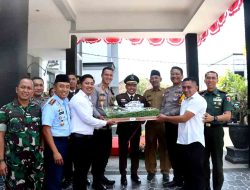 Soliditas Penegak Hukum Polres Magetan Kirim Tumpeng ke Kejari di Hari Bhakti Adhyaksa ke-64