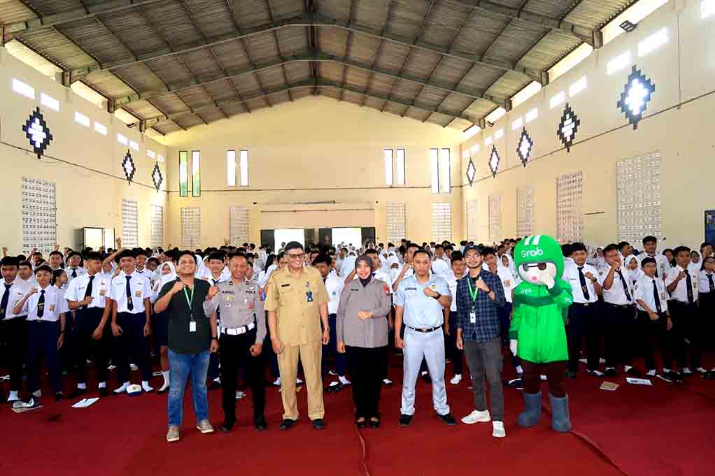 Sosialisasikan Tertib Berlalu Lintas, Polisi Blusukan Ke Sekolah Sekolah