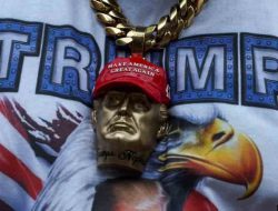 Upaya Pembunuhan Jadi Viral, Kaos Bertema Trump Laris Manis