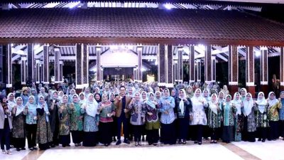 Dr. Sriatun Membuka Potensi Kader Pkk Melalui Pelatihan 2