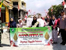 Anggota Polsek Babat Kawal Serta Amankan Pawai Karnaval HUT RI ke-79 di Desa Kuripan Kecamatan Babat