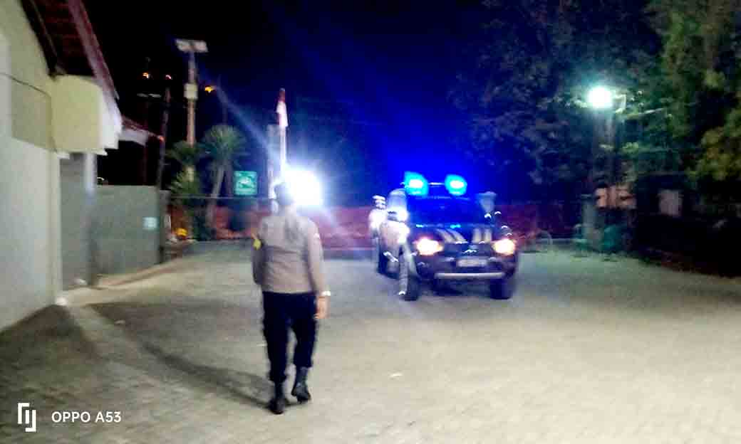 Anggota Polsek Sekaran Patroli Blue Light Antisipasi Aksi Balap Liar Pada Jam Malam Hari