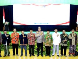 Bagikan Ribuan Paket Sembako, Ops NCS Polri Bawa Pesan Pilkada Damai di Jawa Timur