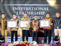Jejak Langkah Tiga Tahun Kepemimpinan Bupati Lamongan Yuhronur Efendi: Terima Penghargaan Leadership Inspiratif