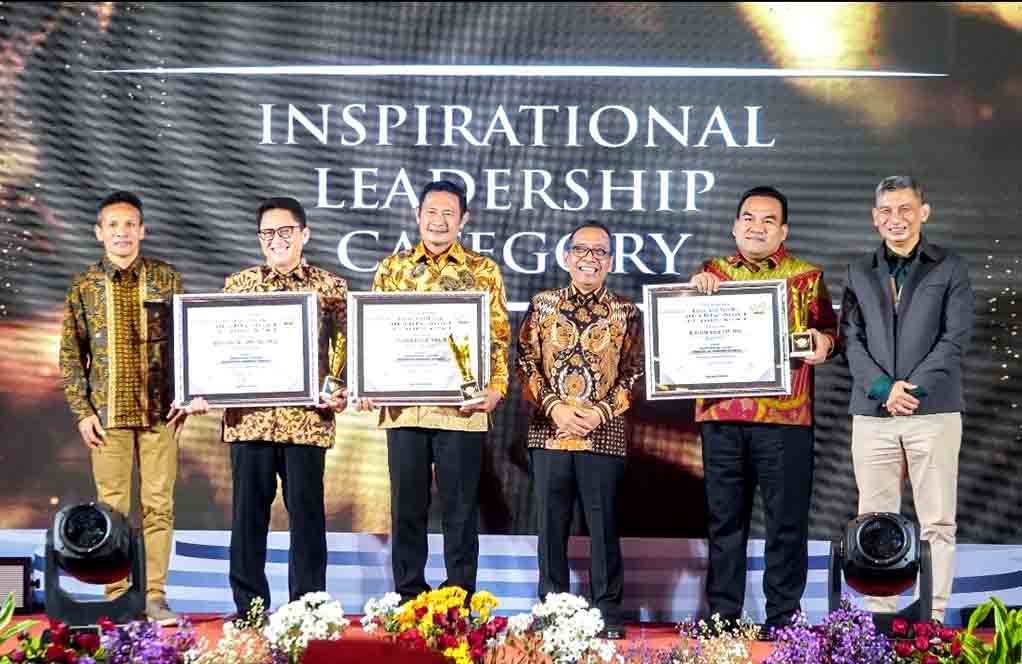 Bupati Yes Terima Penghargaan Leadership Inspiratif Di Tahun Ketiga Kepemimpinan