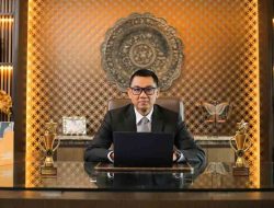 Dirut PLN Raih Penghargaan Tokoh Inspiratif Penggerak Transisi Energi