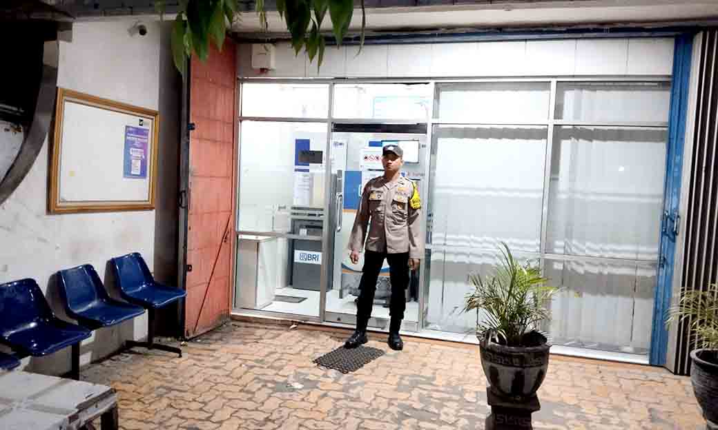 Giat Patroli Malam Anggota Polsek Sekaran Kunjungi Atm Bank Bri Unit Sekaran