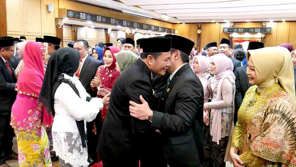 Hadiri Pelantikan 50 Anggota Dprd 2