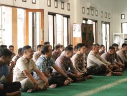 Ingatkan Anggota tentang Sedekah, Polres Kediri Gelar Binrohtal