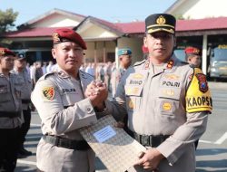 Kapolres Kediri Pimpin Upacara Korp Raport Kenaikan Pangkat dan Pemberian Penghargaan 21 Anggota Berprestasi