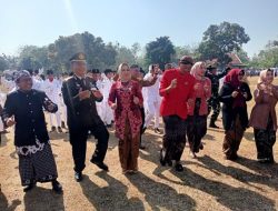 Usai Upacara 17 Agustus Di Ngrambe, Peserta Berbaur Dan Joget Bersama Kartonyono Medot Janji
