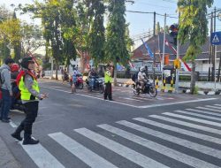 Polwan Polres Kediri Kota Gelar Pos Pagi Serentak Dalam Rangka HUT Ke – 76 Polisi Wanita