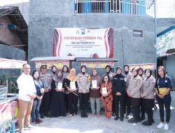 Hari Jadi Polwan ke-76, Polres Kediri Beri Bantuan Gerobak PKL