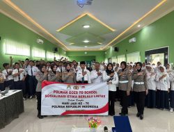 Cegah Tangkal Hoax dan Bullying Polwan Polres Jember Beri Edukasi Pelajar di Sekolah