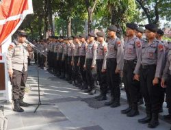 Polrestabes Surabaya Pertebal Pengamanan Kantor KPU pada Tahapan Pendaftaran Paslon di Pilkada 2024