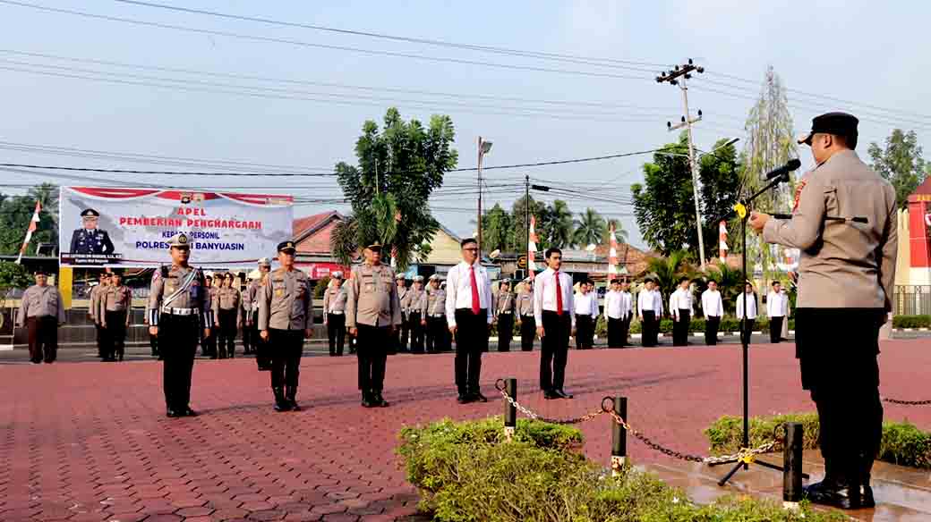 Kapolres Muba Berikan Reward Kepada, Personil Atas Dedikasi Dan Kinerjanya