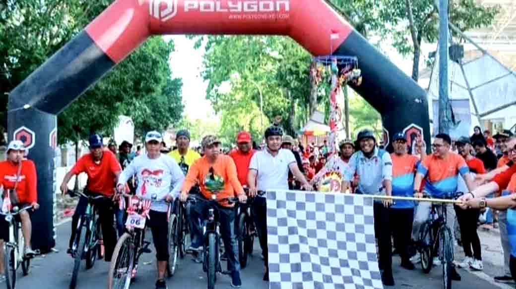 Kapolres Takalar Ikut Meriahkan Lomba Sepeda Santai Dalam Rangka Hut Ri Ke 79