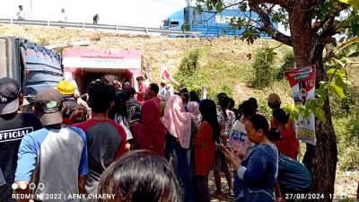 Karena Mengantuk Truk Box Tronton Berisi Barang Paket Terjun Bebas Dari Jalan Tol Pemalang Batang Km 305 2