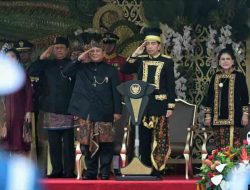 Kenakan Pakaian Adat Nusantara, Presiden Jokowi Pimpin Upacara HUT ke-79 RI di IKN