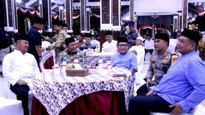 Kyai Khos Doakan Kemaslahatan Bagi Kabupaten Sidoarjo Di Malam Tasya'kuran Peringatan Hut Ri 2