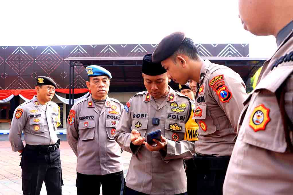 Mendadak Kapolres Ngawi Perintahkan Periksa Handphone Anggotanya 2