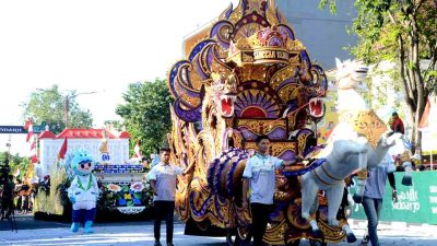 Menteri Pariwisata Dan Ekonomi Kreatif Ri Apresiasi Karnaval Shining Jayandaru 2
