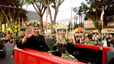 Menteri Pariwisata Dan Ekonomi Kreatif Ri Apresiasi Karnaval Shining Jayandaru 3