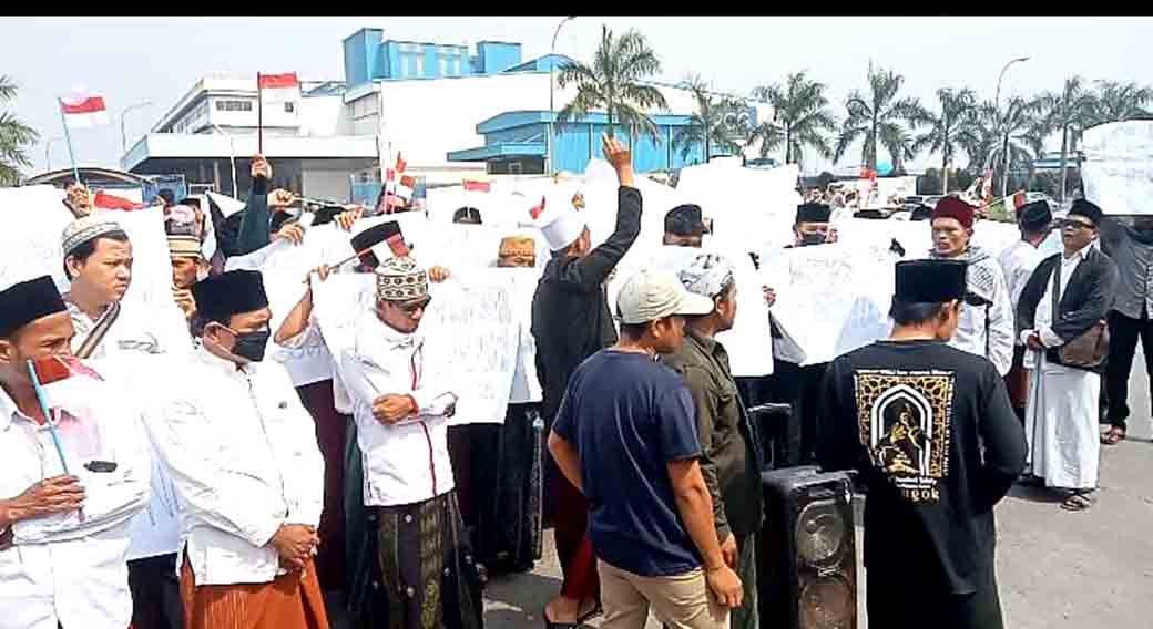 Pabrik Miras Di Kawasan Industri Modern Cikande Kabupaten Serang Di Demo Puluhan Santri 2