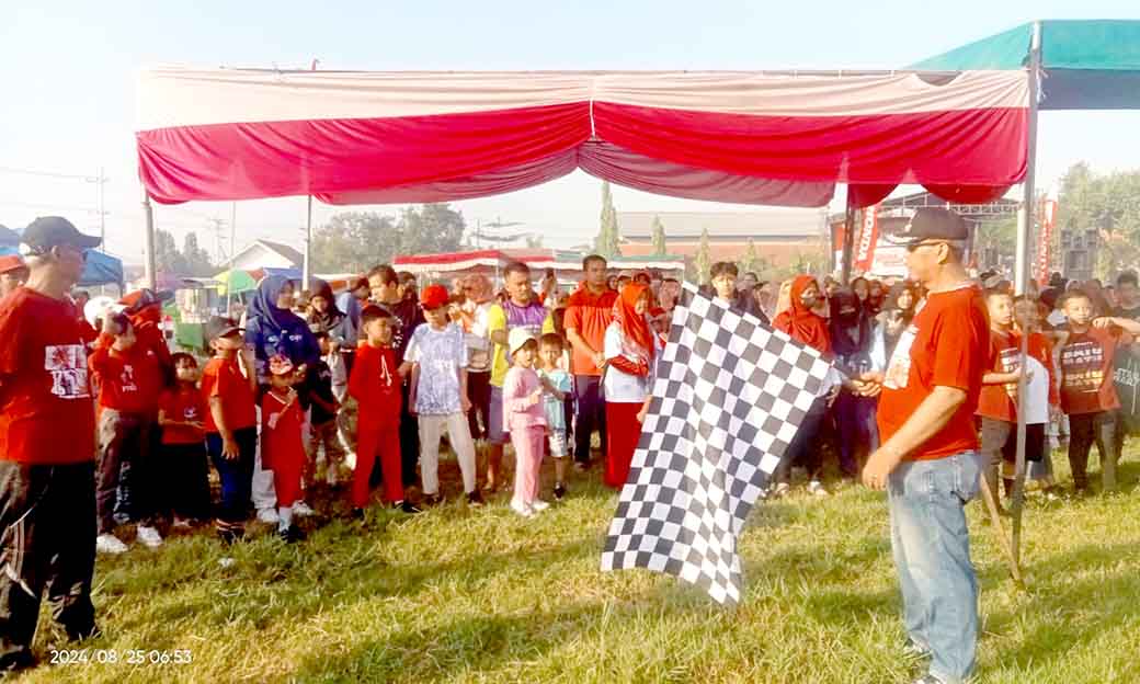 Pemdes Kebaron Meriahkan Hut Ri Ke 79 Dengan Jalan Sehat Dan Senam Bersama