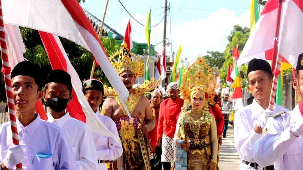 Peringati Hut Ri Ke 79 Desa Kebalankulon Kecamatan Sekaran Adakan Pawai Karnaval Budaya