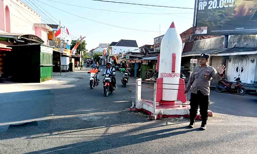 Personel Polres Lamongan Aktif Laksanakan Commander Wish Agar Lalu Lintas Lancar