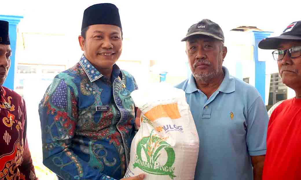 Plt. Bupati Subandi Melanjutkan Monitoring Penyaluran Bantuan Pangan Tahap 3