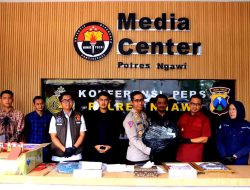 Polres Bersama Lapas Ngawi Ungkap Kasus Narkotika Dalam Sandal