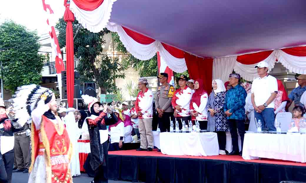 Polres Lamongan Laksanakan Pengamanan Meg Karnaval Dan Pawai Pembangunan