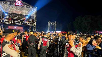 Ratusan Personil Gabungan Amankan Pertunjukan Musik Gaung Merah Segalanya 2