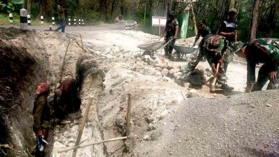 Semangat Tak Terbendung, Satgas Tmmd 121 Dan Warga 2