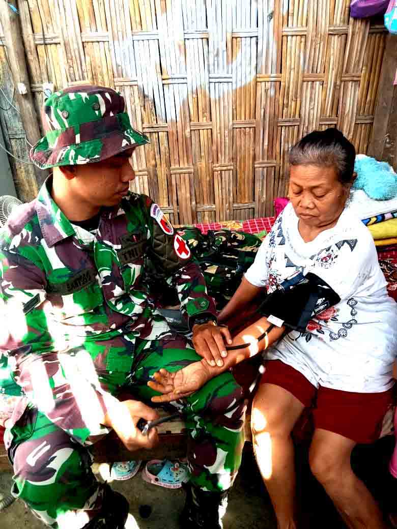 Tim Kesehatan Tmmd 121 Aktif Berikan Pelayanan Kesehatan Kepada Warga Masyarakat Bangunrejo Lor 2