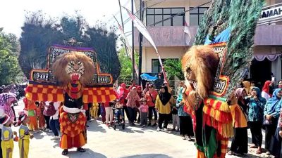 Unik ! Warga Jatigembol Gelar Upacara Macan Kembar Hitam Dan Putih Di Arak Keliling Desa 2