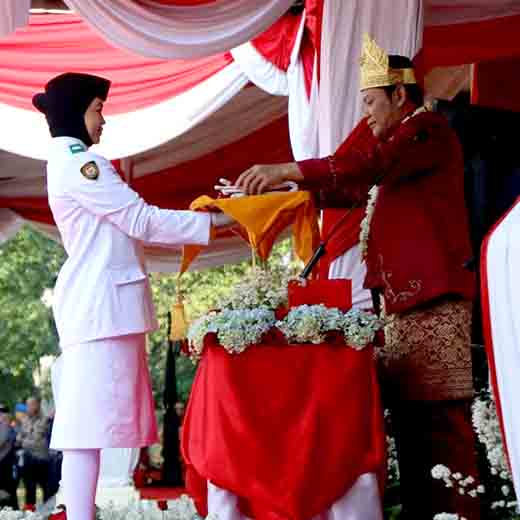 Upacara Hut Ke 79 Ri Dengan Kostum Adat, Subandi Ajak Masyarakat Tanamkan Bhinneka Tunggal Ika 2