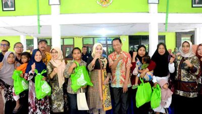 1.606 Keluarga Resiko Stunting Mendapatkan Daging Ayam Dan Telur Di 3 Kecamatan 3