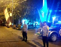 Anggota Polsek Laren Melaksanakan Patroli Blue Light Guna Antisipasi Balap Liar Serta Konvoi Perguruan Silat