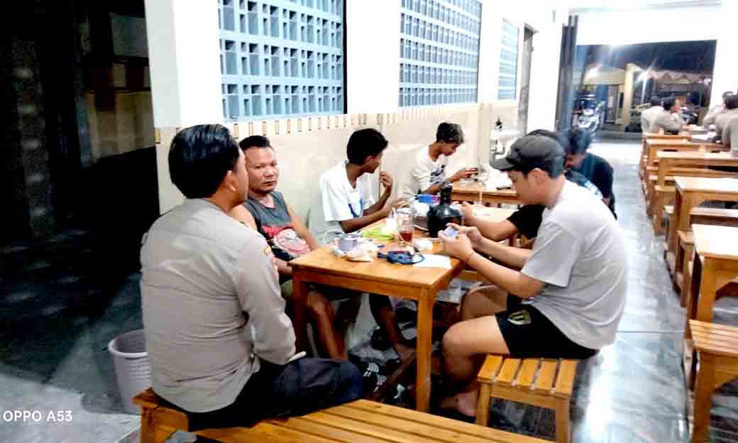 Anggota Polsek Sekaran Laksanakan Patroli Dialogis