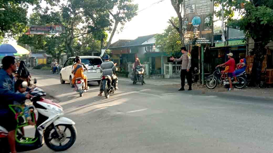 Anggota Polsek Sekaran Melaksanakan Commander Wish