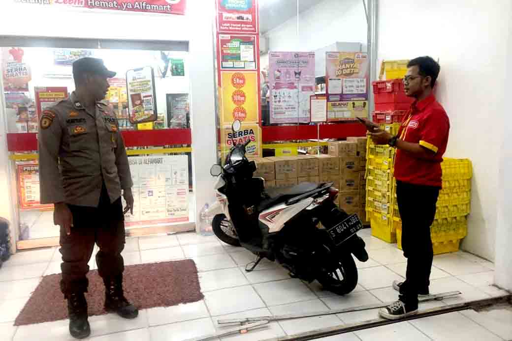 Anggota Polsek Sekaran Melaksanakan Patroli Dialogis Di Obyek Vital 1