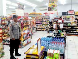 Anggota Polsek Sekaran Melaksanakan Patroli Ke Obyek Vital Alfamart Serta Atm Bri Guna Antisipasi Ganguan Kamtibmas