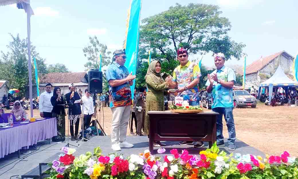 Bentuk Rasa Syukur Masyarakat Desa Moro Nyamplung Gelar Festifal Keleman