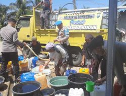 Polres Pacitan kembali Salurkan Bantuan Air Bersih untuk Warga Desa Klesem