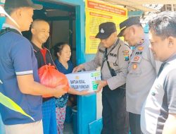 Melalui Aplikasi Matur Pak Kapolres, Warga Desa Pelem Terima Bantuan Sosial Polres Bojonegoro