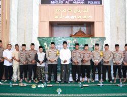Polres Kediri mengadakan doa bersama memperingati Maulid Nabi Muhammad SAW. Doa bersama itu diadakan di Masjid Al-Aman Mapolres Kediri, Rabu (17/9/2024) pagi